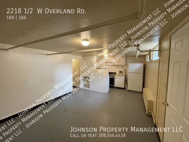 Building Photo - Private 1-Bedroom Daylight Basement Unit o...