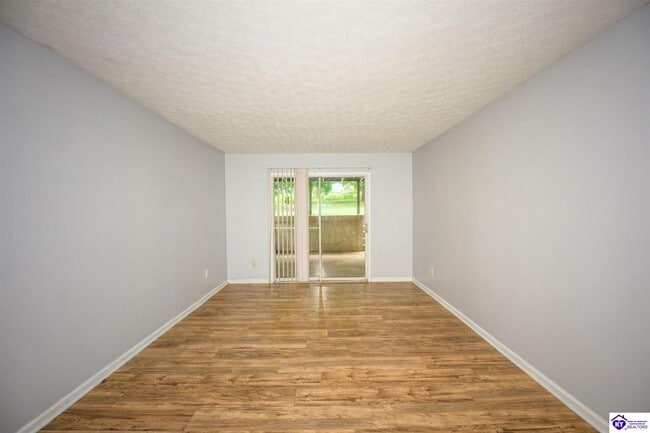 Building Photo - 244 Pinewood Dr
