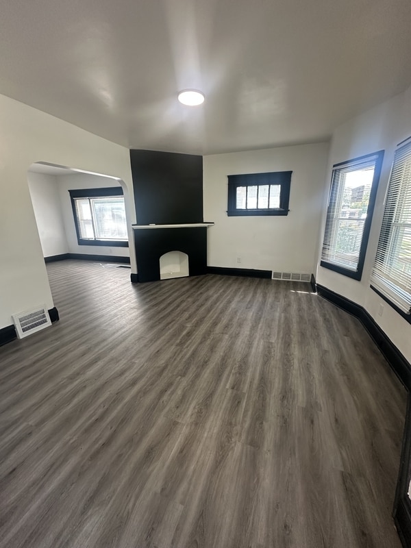 Building Photo - 11320 Durant Ave