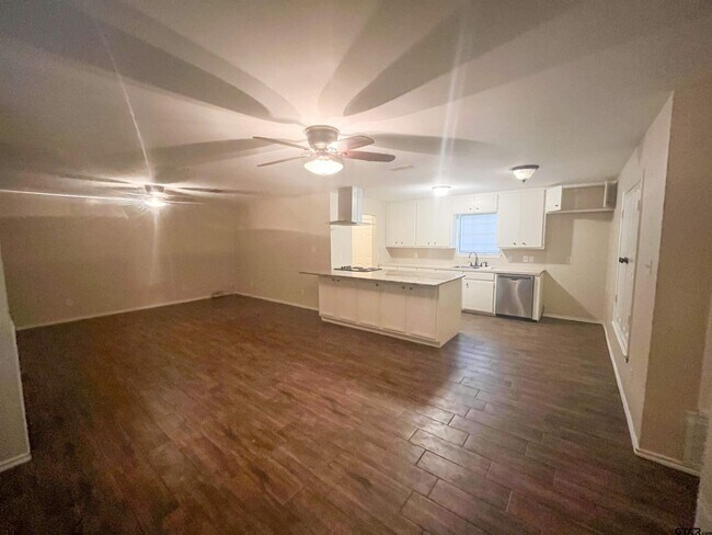 Foto del edificio - 401 Sanders St