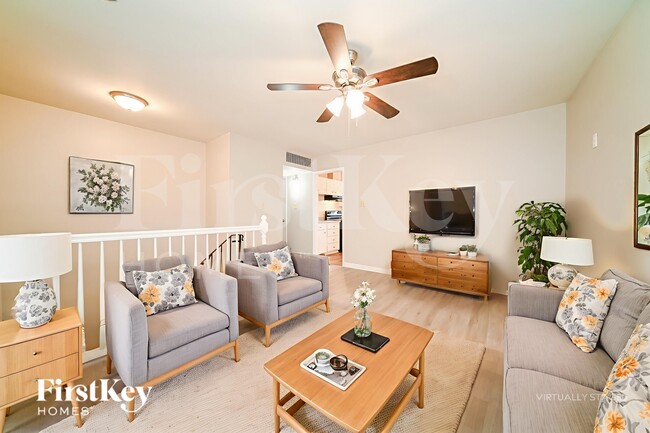 Foto del edificio - 342 Roxbury Dr