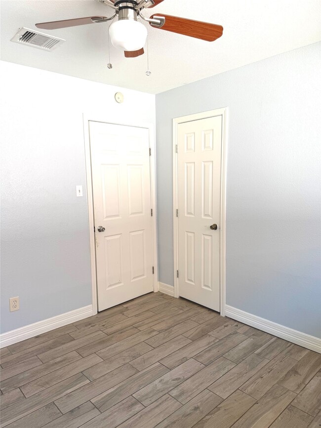 Foto del edificio - 954 Crestbrook Dr