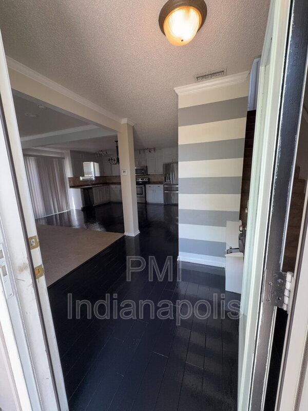Building Photo - 12120 E 141st St