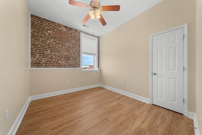 Building Photo - 51 E Main St