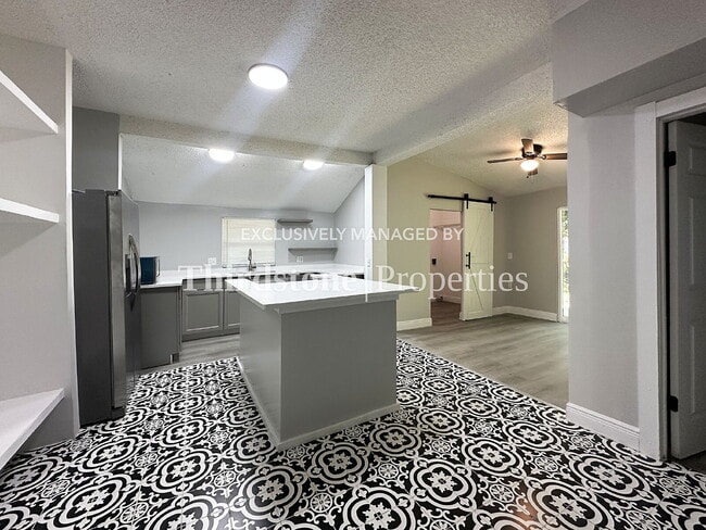 Foto del edificio - 856 W Palm Ave