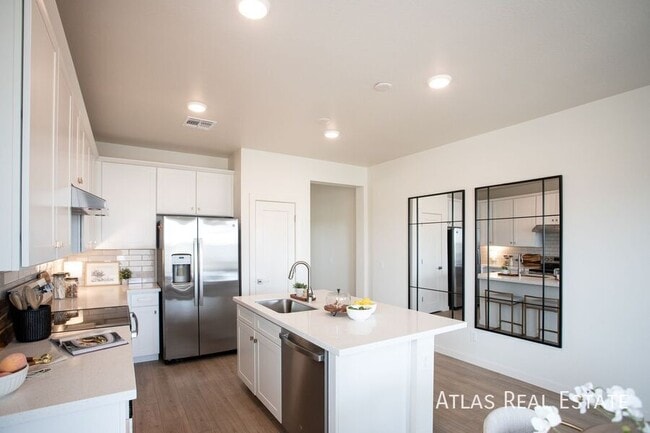 Building Photo - 1121 W Audrey Lane