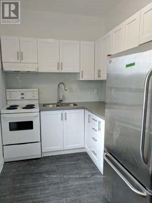 Building Photo - 282 Gladstone Ave