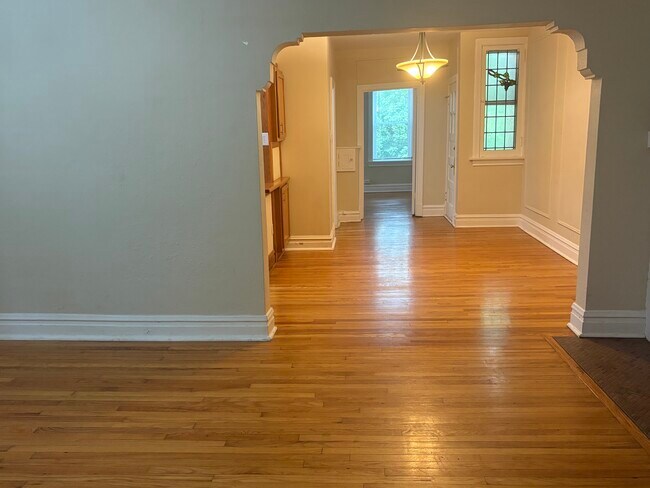 Espacio vital - 7222 Forsyth Blvd