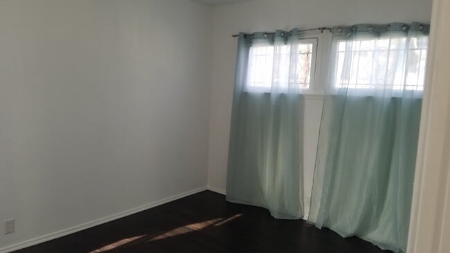 Bedroom - 5735 S Rimpau Blvd