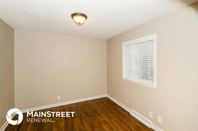 Foto del edificio - 624 Lisa Ln