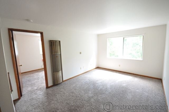 Building Photo - 1040 Bryden Rd