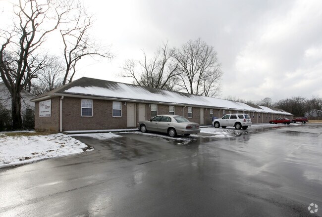 Building Photo - Maple Manor