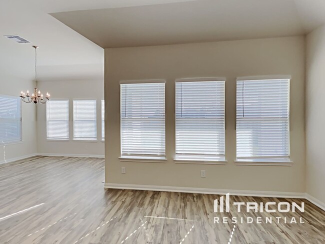 Building Photo - 14090 Waukegan Way S