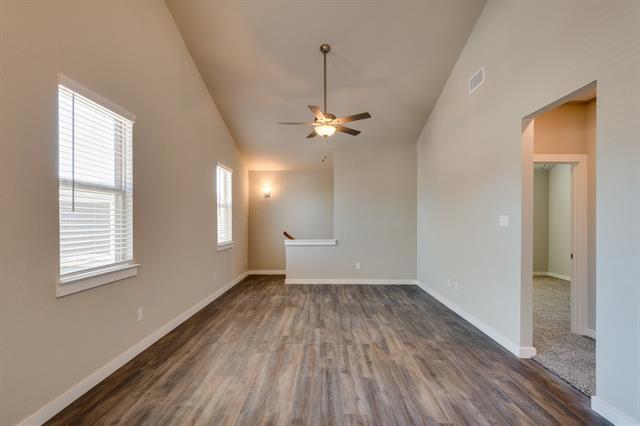 Building Photo - 631 Wheatfield Dr