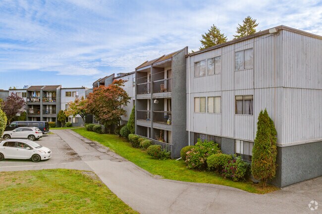 Photo du bâtiment - Imperial Parkside Apartments