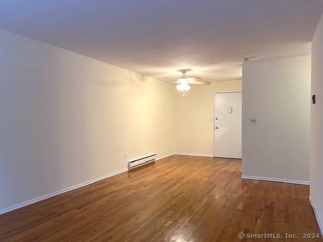 Building Photo - 637 Cove Rd
