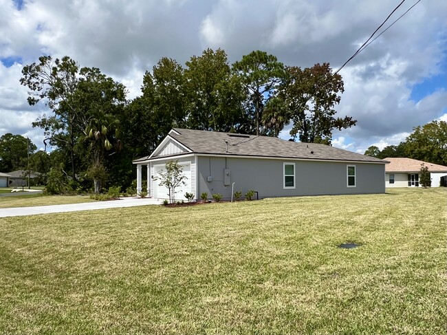 Building Photo - 56 Pilgrim Dr
