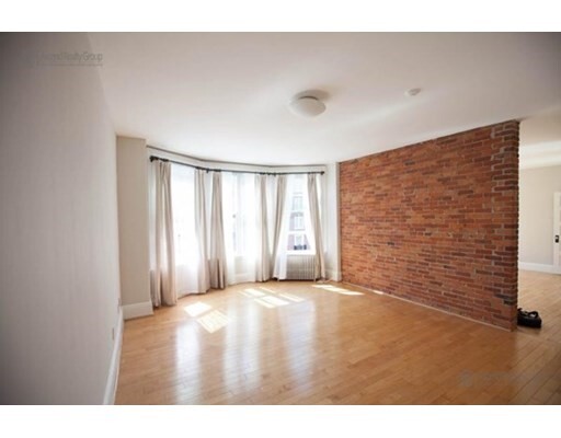 Building Photo - 362 Commonwealth Avenue
