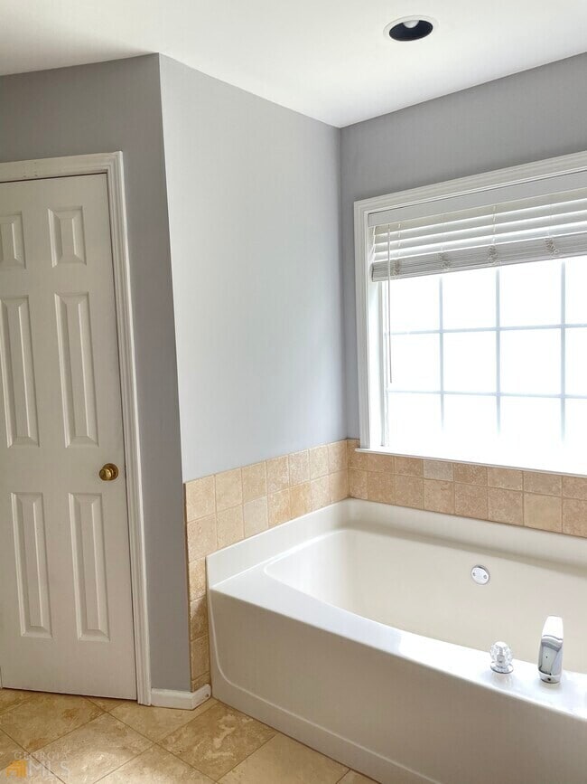 Building Photo - 2232 Adderbury Ct