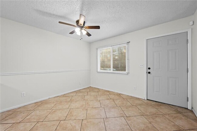 Foto del edificio - 579 Northridge Crossing Dr