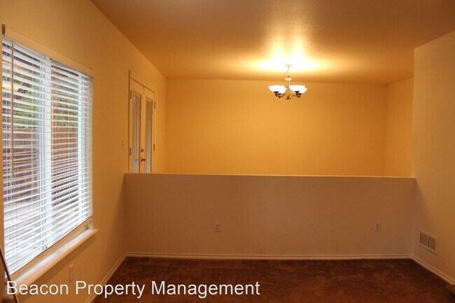 Building Photo - 805 W Peakview Cir