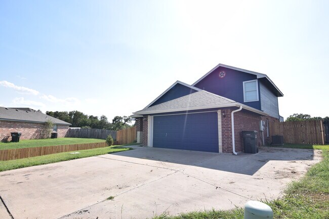 Foto del edificio - 201 Cedar Ridge Dr
