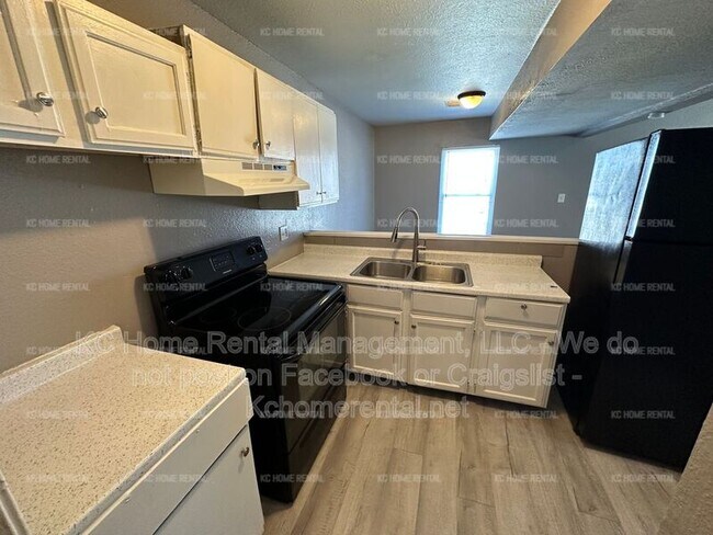 Foto del edificio - 4221 E 60 Terrace