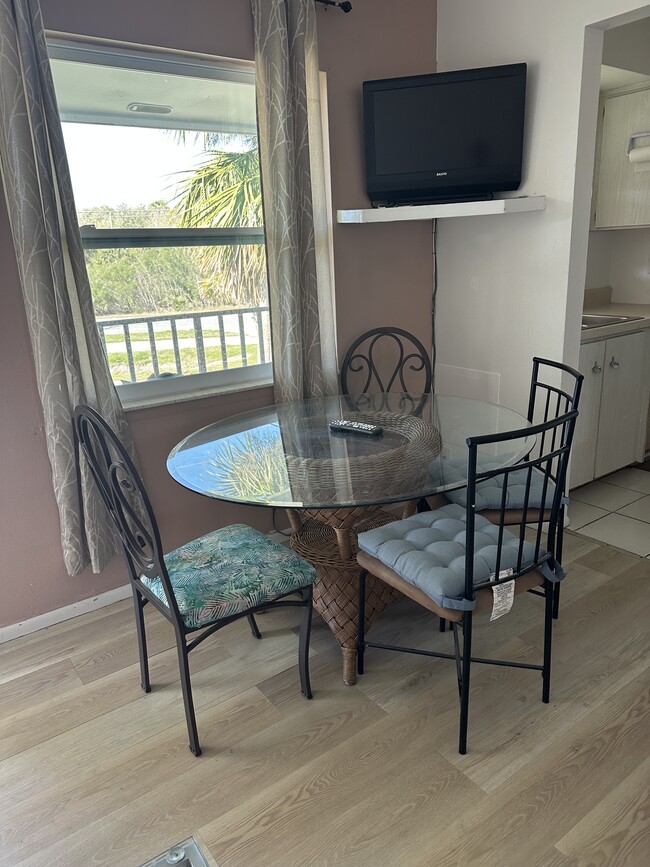 Eating area - Ocean Shore Villa