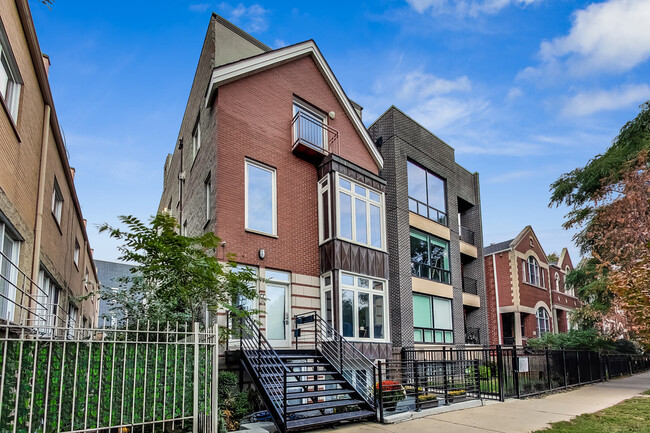 Building Photo - 2506 N Greenview Ave