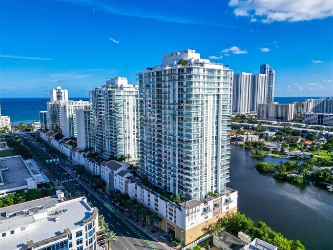Foto del edificio - 300 Sunny Isles Blvd