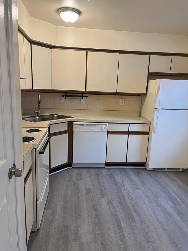 Foto del edificio - 1403 Ivywood Rd