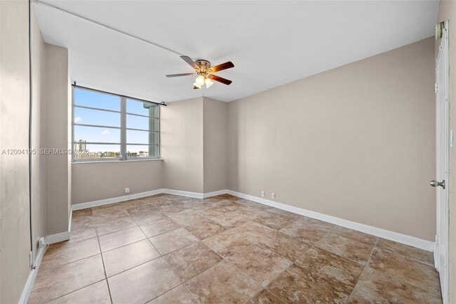 Foto del edificio - 3301 NE 5th Ave