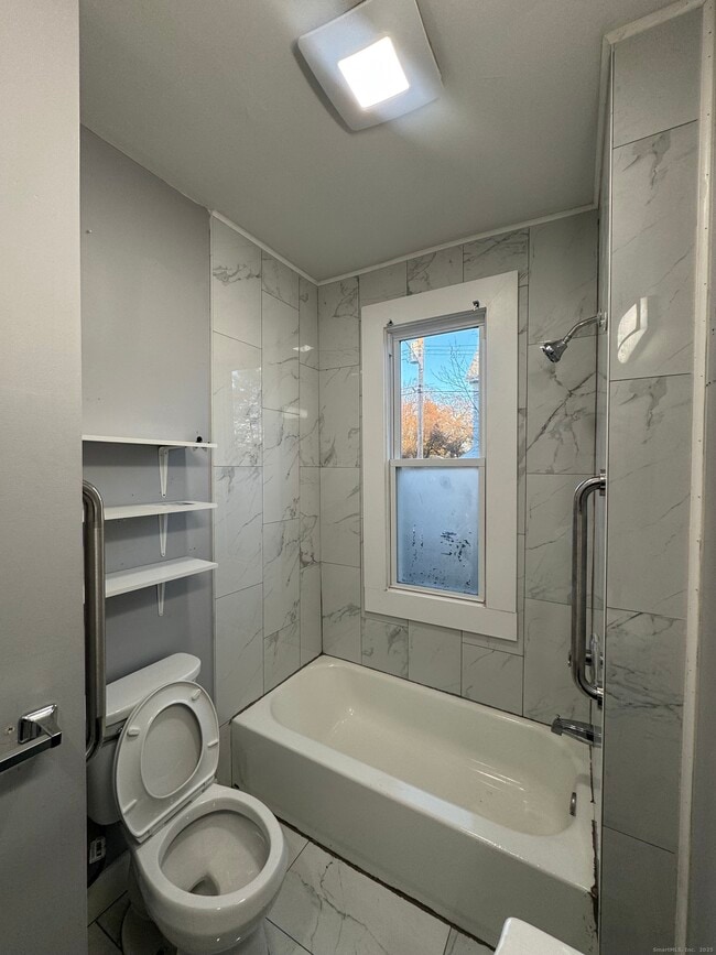 Building Photo - 199 English St