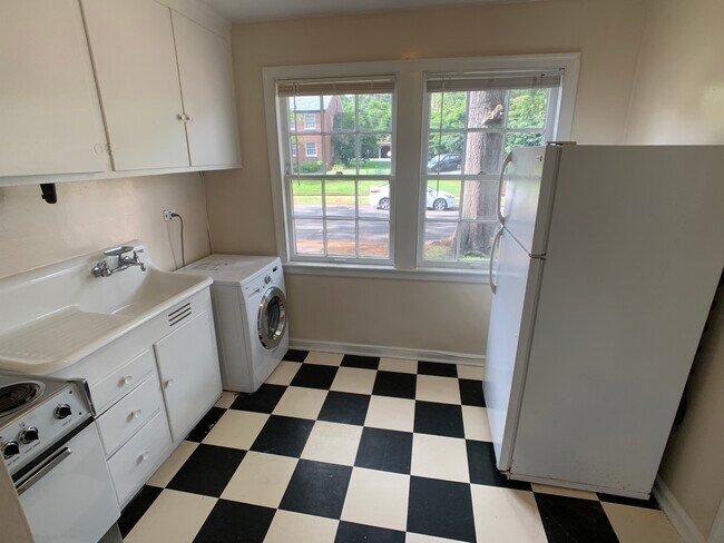 Foto del edificio - 2861 Thornhill Rd