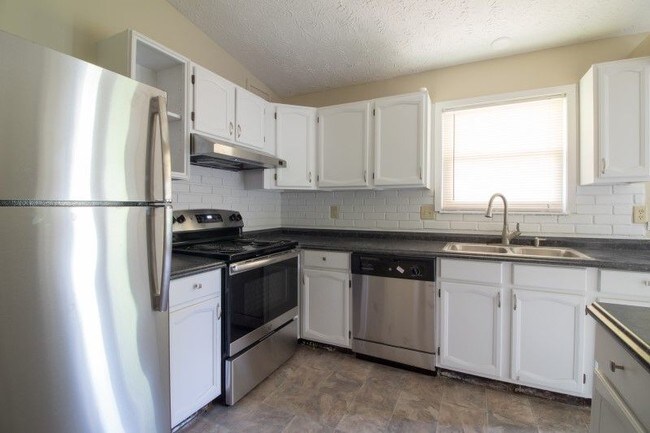 Building Photo - 1314 Fairview Dr