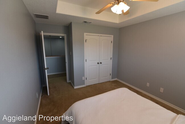 Foto del edificio - 4 br, 2.5 bath House - 3715 Bridle Court