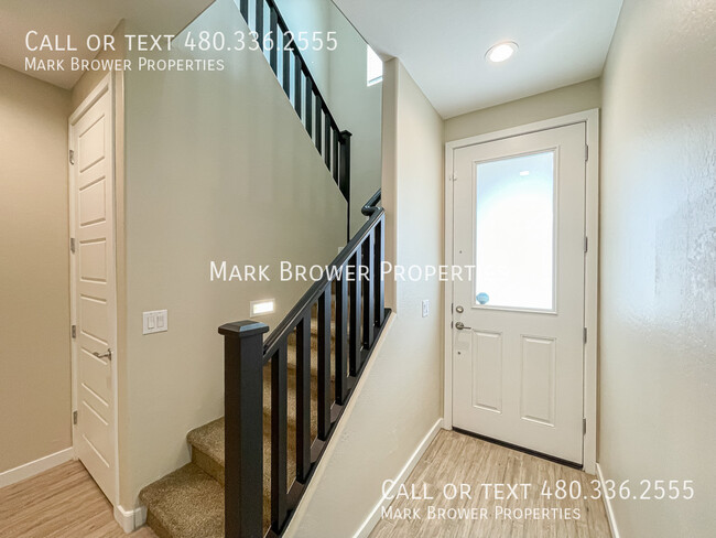 Building Photo - 4635 S Element