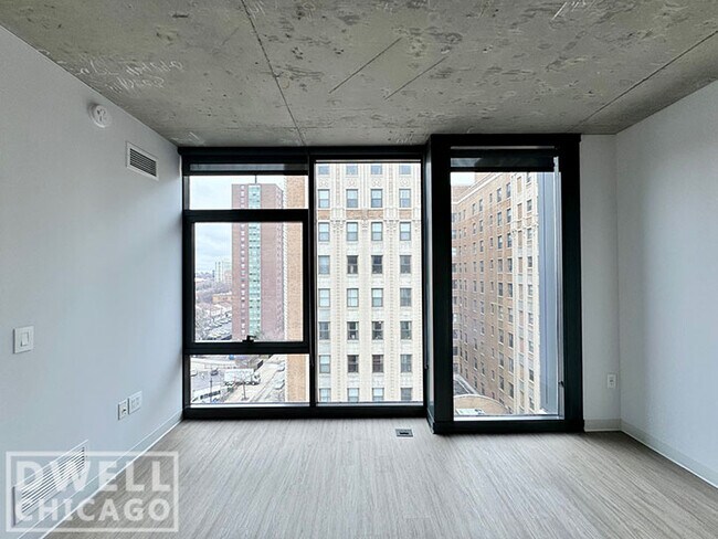 Foto del edificio - 4505 N Sheridan Rd