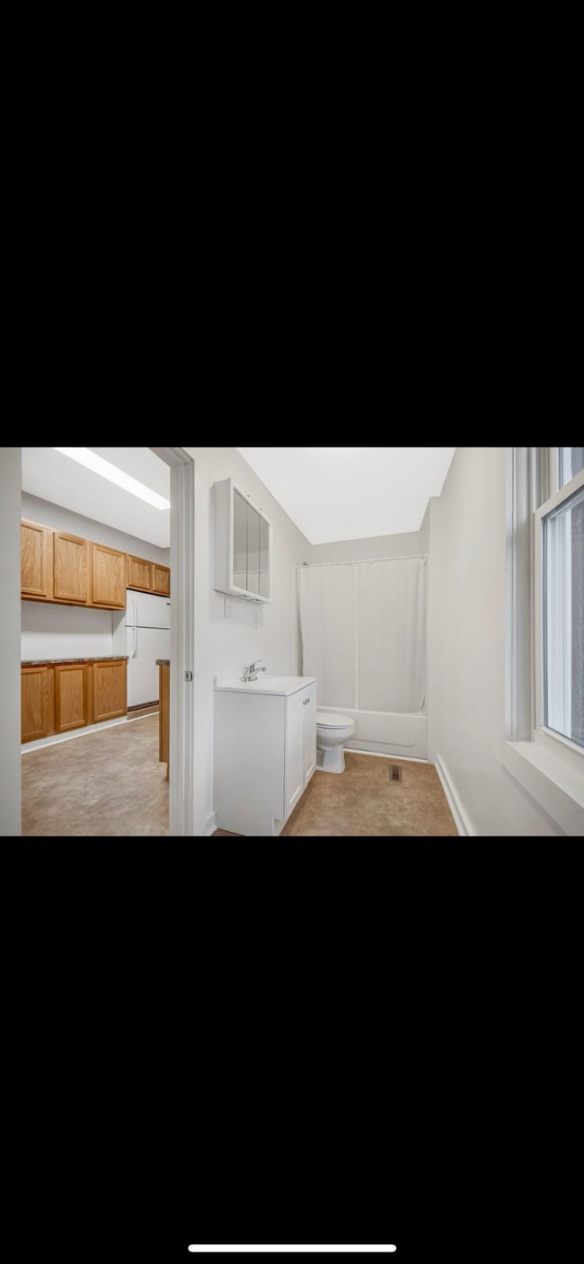 Foto del edificio - 713 Thomas Ave