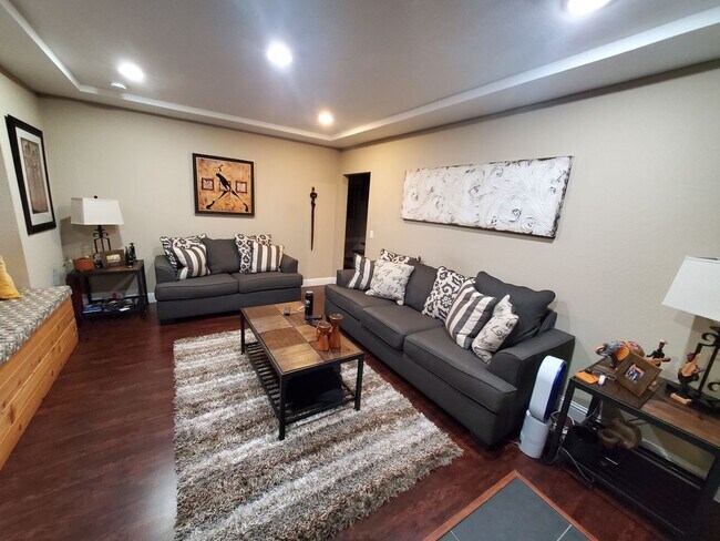 Photo - Available now! Emeryville 4 bedroom 3 bath house with Studio loftspace unit