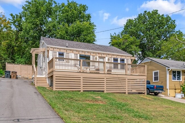 Foto del edificio - 3804 Lookout Dr