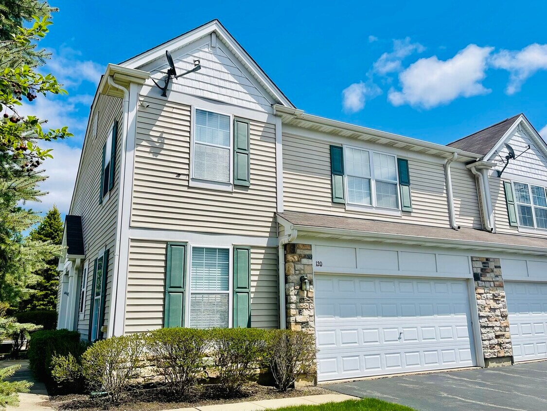 120 Oak Knoll Ct Unit 120, Volo, IL 60020 Condo for Rent in Volo, IL