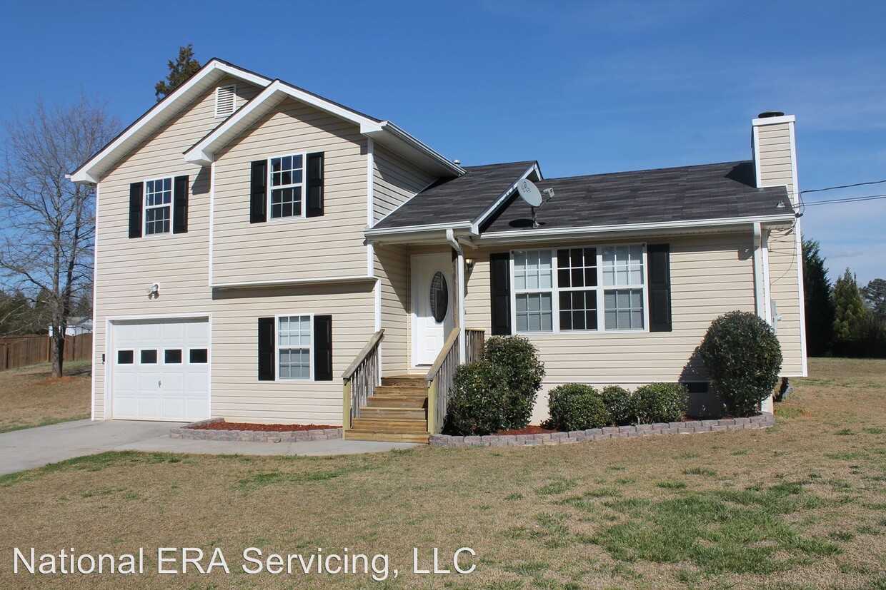 Primary Photo - 3 br, 2 bath House - 18 Daisy Ln