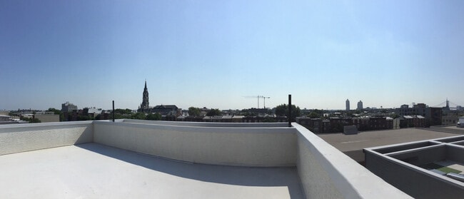 Building Photo - 944 N Marshall St