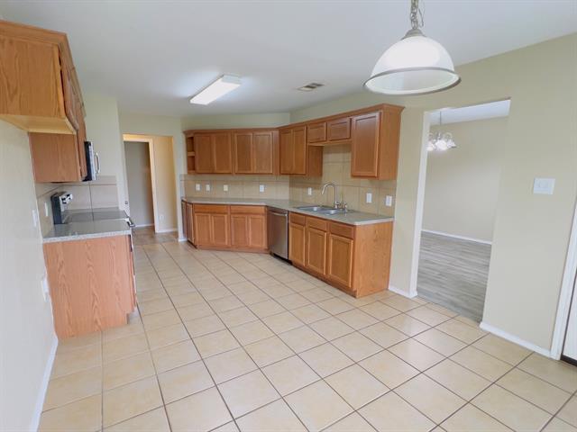 Building Photo - 1210 Antoinette Dr