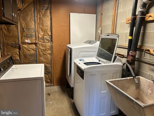 Foto del edificio - 13133 Putnam Cir