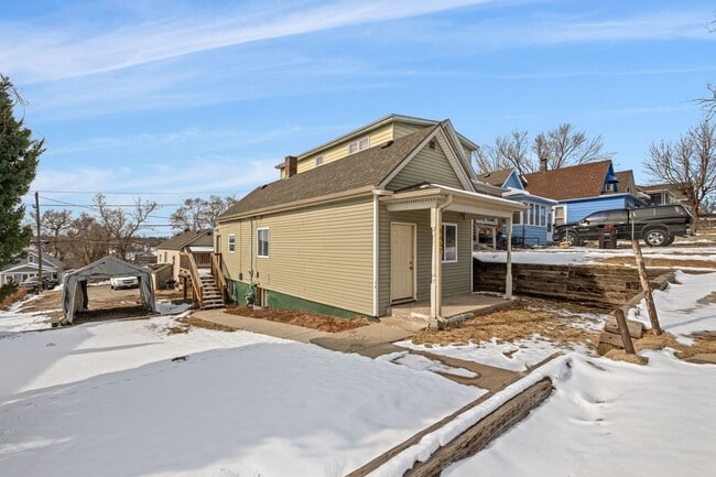 Building Photo - 5422 S 23rd St