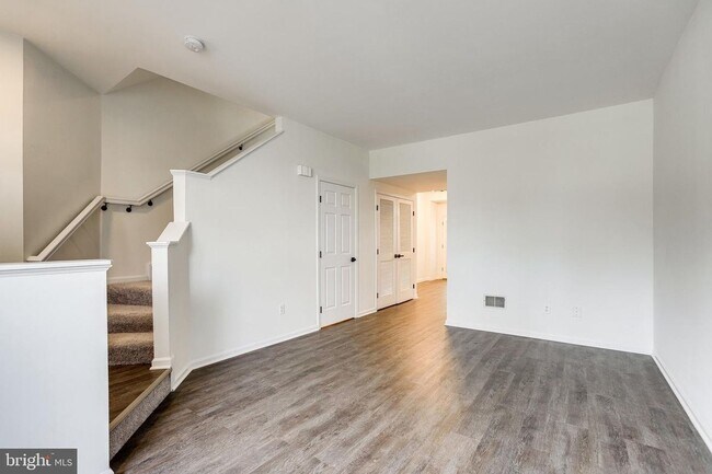 Foto del edificio - 15656 Three Otters Pl