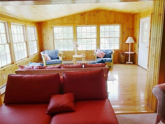 Foto del edificio - 140 Treasure Rd