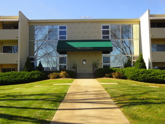 Primary Photo - 7000 Sandell Ave